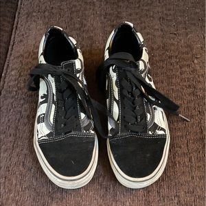Boys alien vans size 5 US